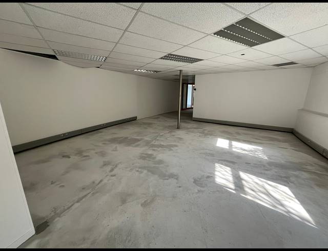 734M² OFFICE TO LET IN PLATTEKLOOF